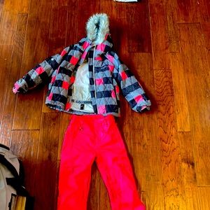 Girls snow outfit. Roxy pants 686 jacket